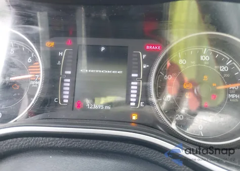 2019 Jeep Cherokee Latitude Fwd from USA, damaged, VIN 1C4PJLCBXKD160537